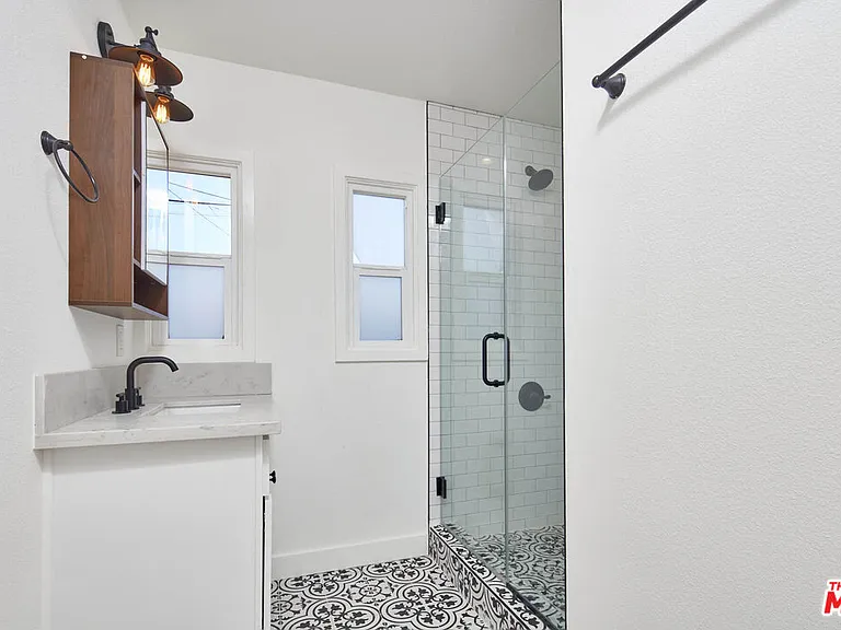 2904 W 81st St — Photo 21