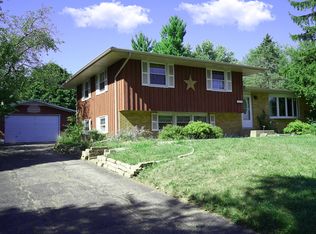 1412 Plainview Rd, Carpentersville, IL 60110