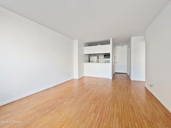 3rd image of 250 W 90th St APT 7B