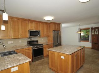 5340 Cascade Dr, West Bend, WI 53095