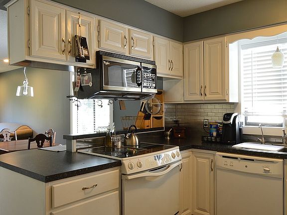 2nd image of 3490 Golfside Dr