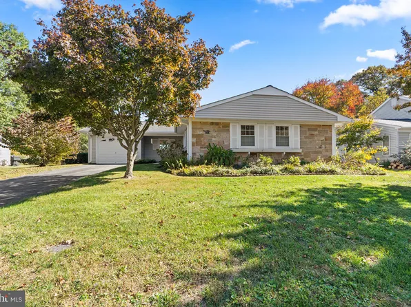 12211 Westmont Ln, Bowie, MD 20715