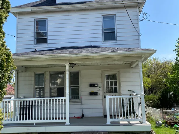 226 3rd St, Blakely, PA