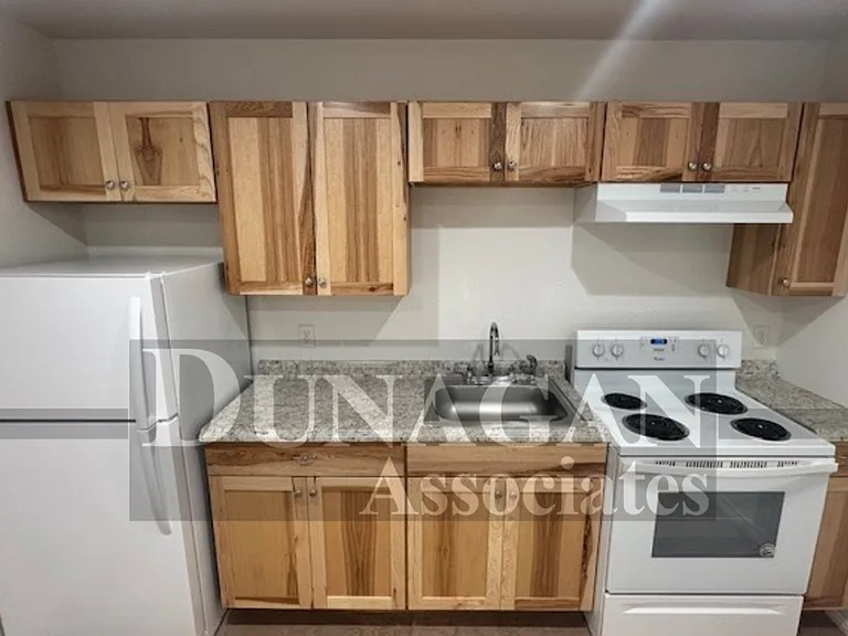 701 N Lake St — Photo 2