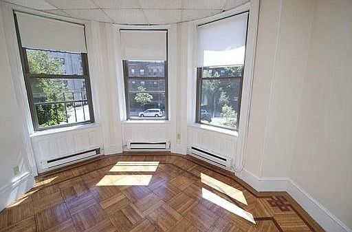 2nd image of 844 Beacon St #7