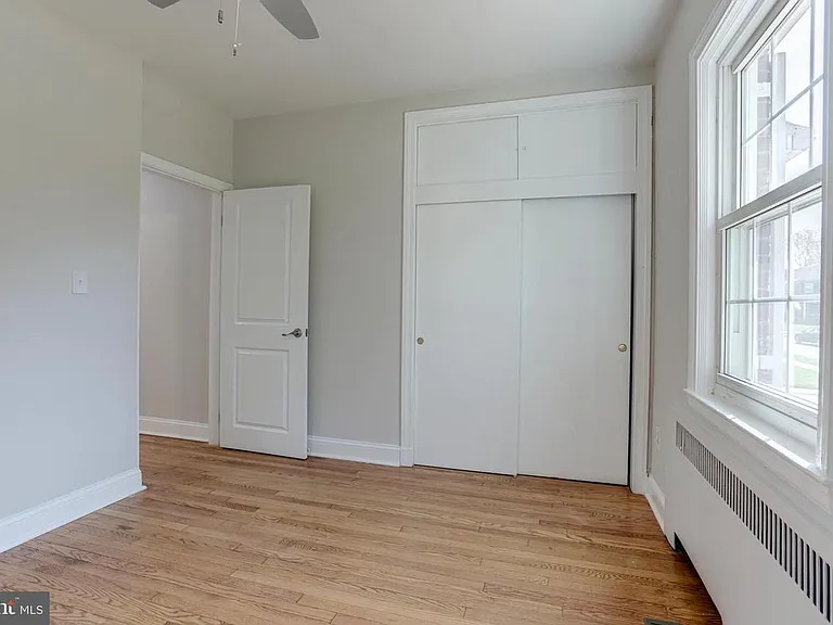 702 Kingston Rd — Photo 39