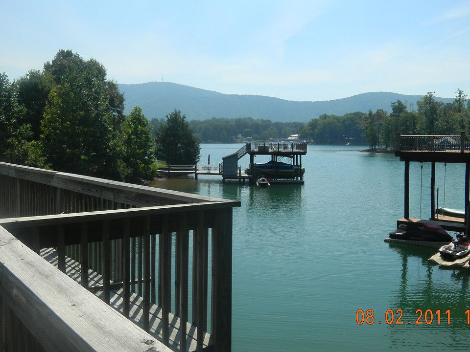 1st image of Mountain Shore Dr