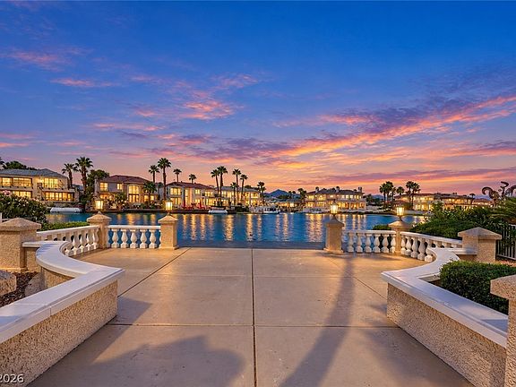 3rd image of 3111 Lido Isle Ct