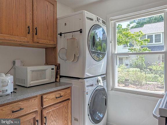 3rd image of 34 Ridge Rd