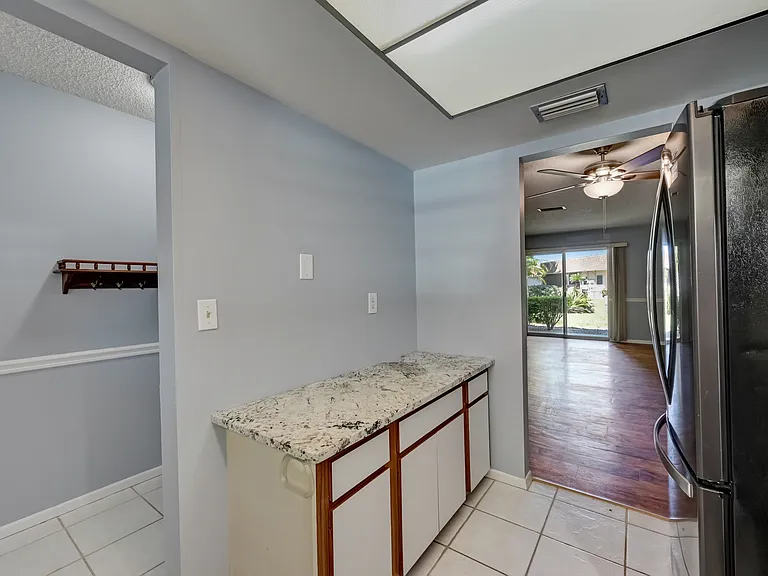 604 Park Cir #16 — Photo 17