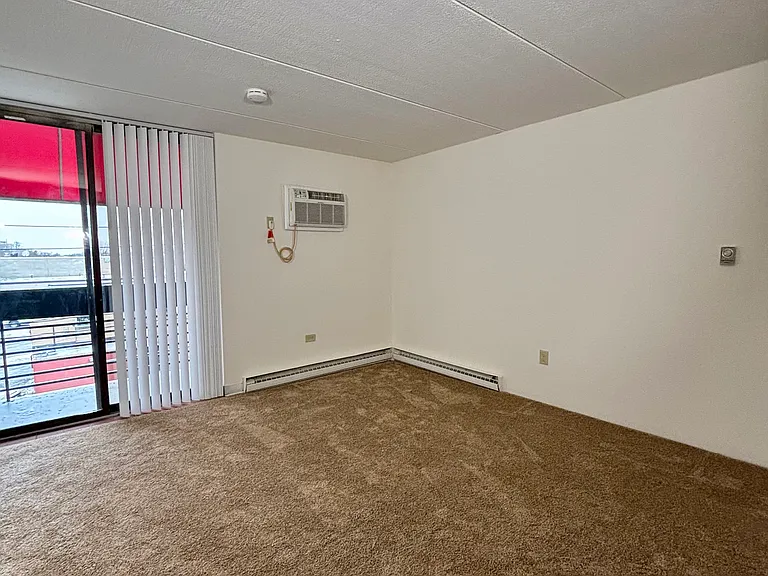 Sunrise Efficiency Apartments — Photo 3