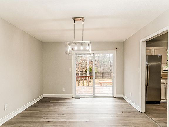 3rd image of 1517 Laughridge Dr