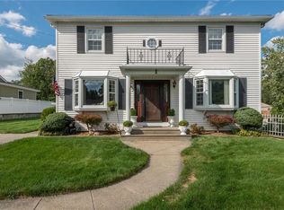 1 Chunga Dr, Cumberland, RI 02864