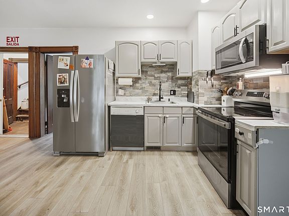 4th image of 48 Maple Avenue