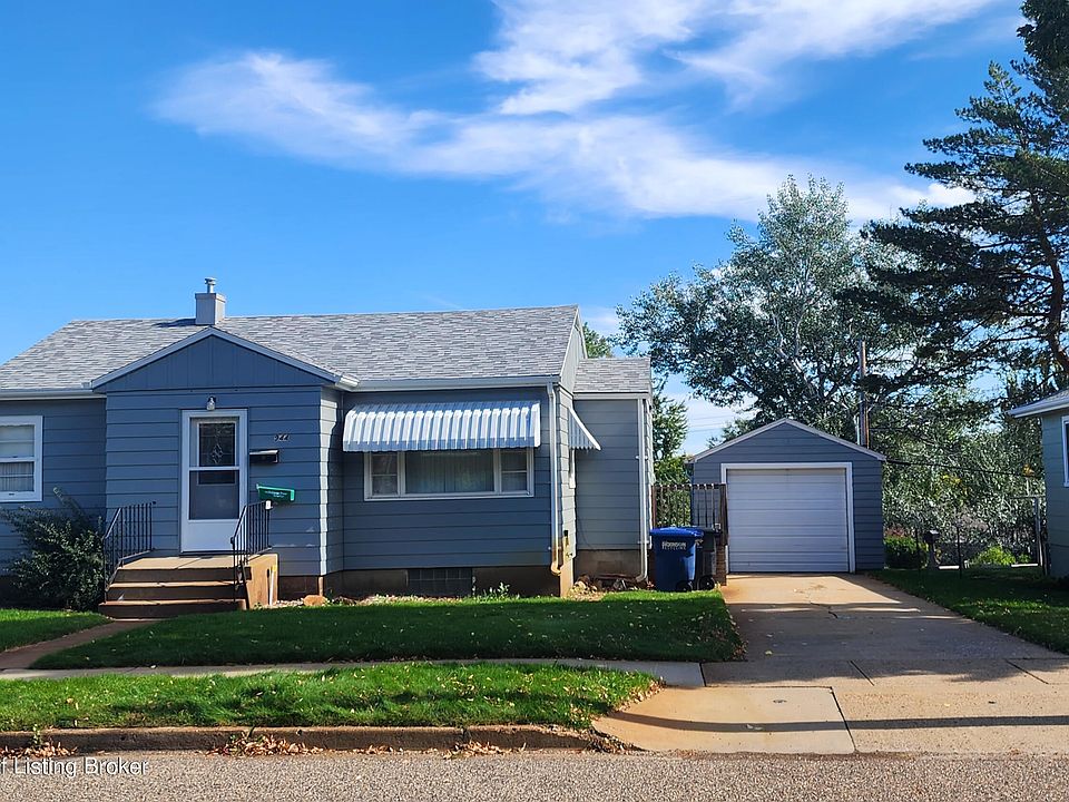 2nd image of 944 5th Ave W