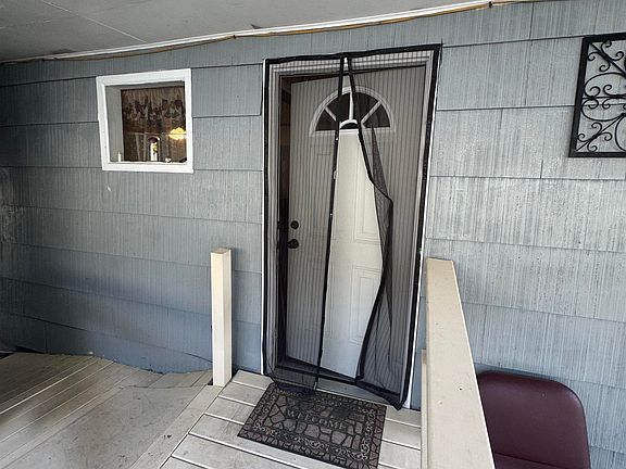 5th image of 1607 College St SE