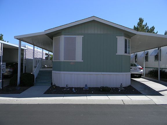 curb view of front end