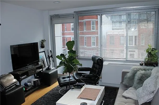 Rented by Space Marketing Shop | media 23