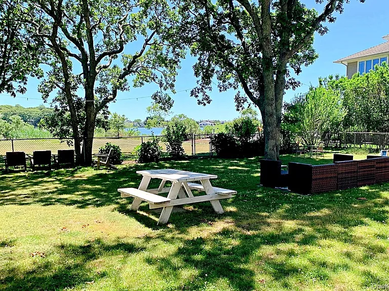 900 Mason Dr — Photo 27