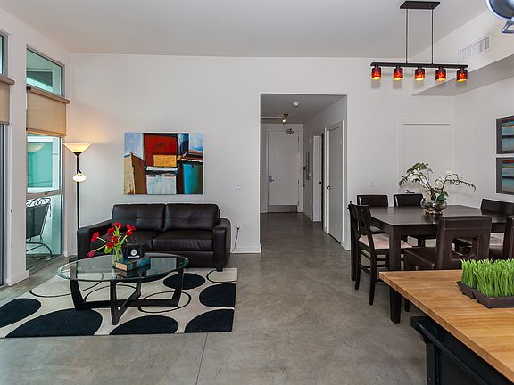 5th image of 238 S Arroyo Pkwy Unit 410
