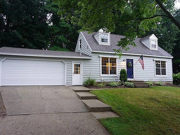 2nd image of 10831 Sconcewood Dr SE