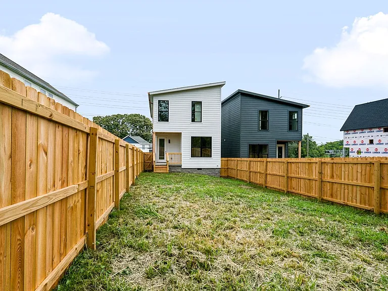 2113 Herman St — Photo 37