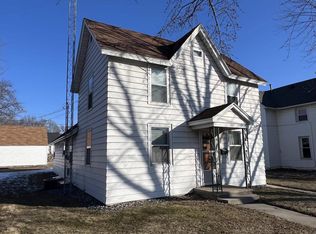709 W Cook St, Portage, WI 53901