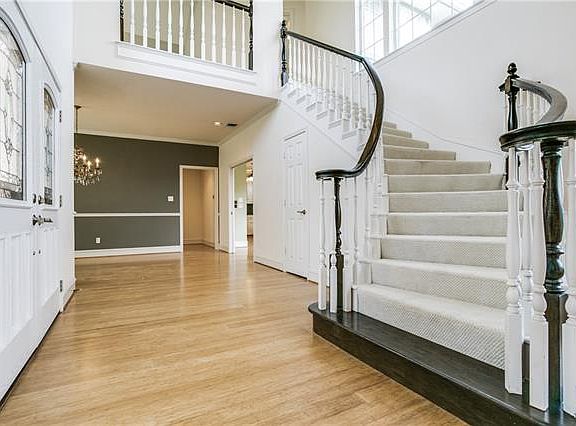 4th image of 5901 Fairmount Dr