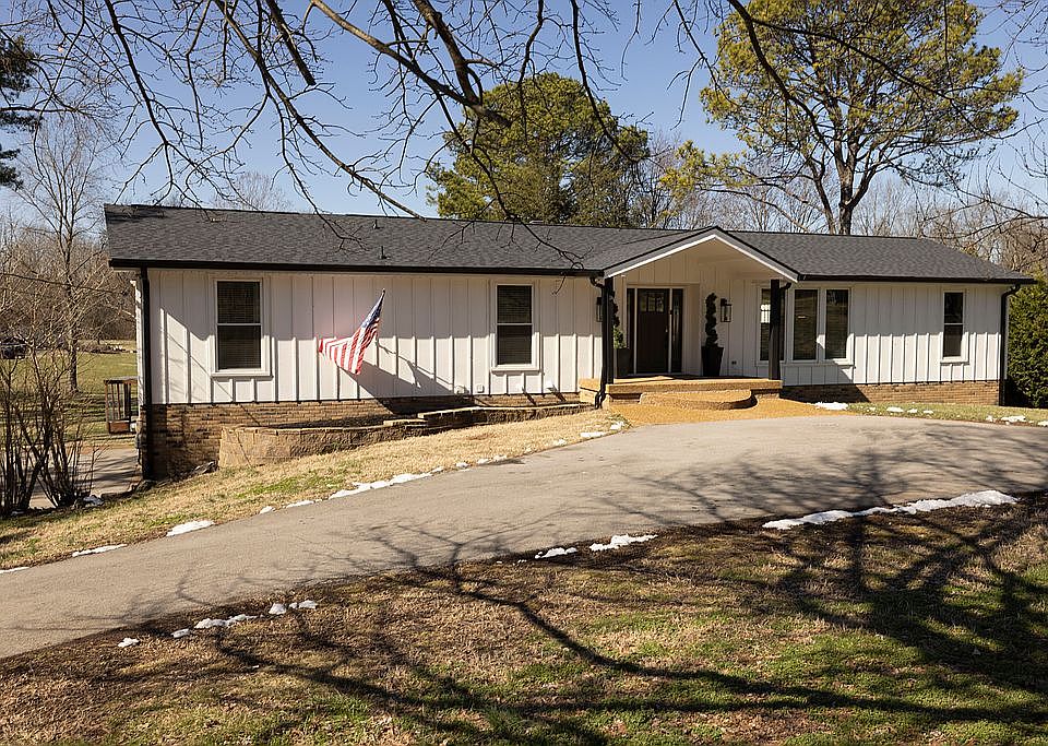 Beautiful Brentwood home!