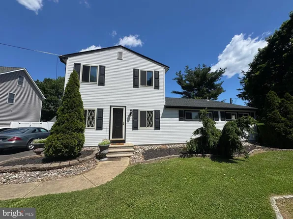 1938 3rd St, Langhorne, PA 19047