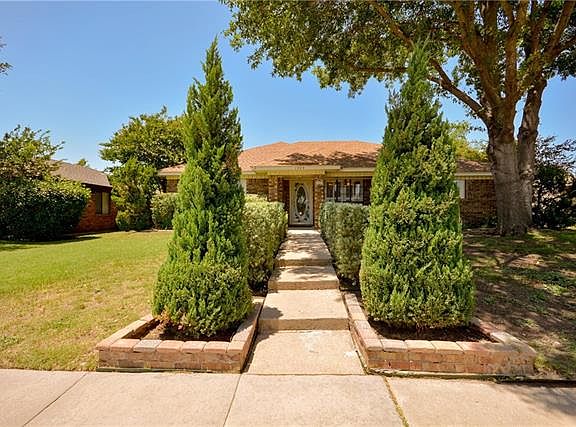 2nd image of 1009 Ledgemont Dr