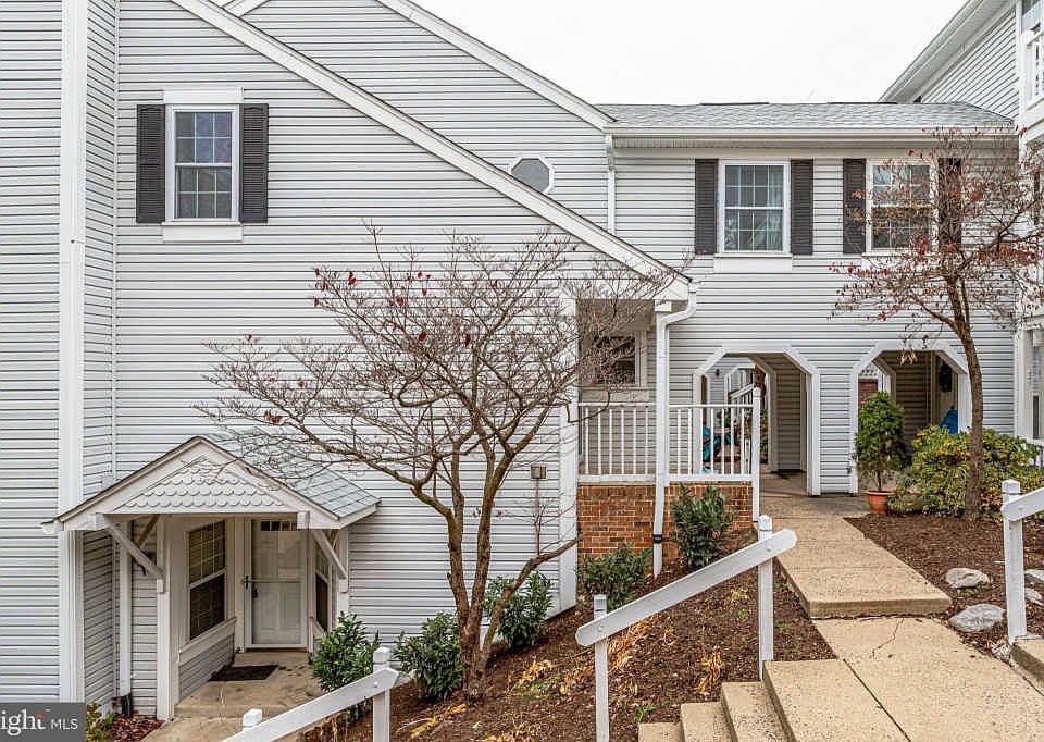 1st image of 2911F S Woodley St #6