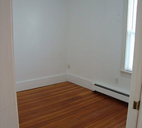 4th image of 98 Walnut Ave