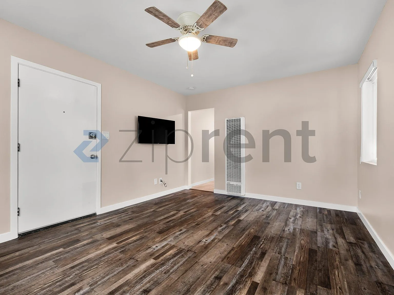 1 bed, 500 sqft, $2,500 — Photo 3