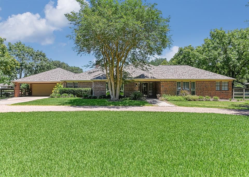 1st image of 26810 Willow Ln