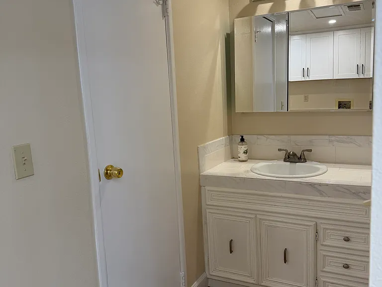 1569 Locust St — Photo 22