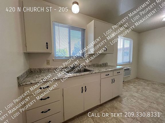5th image of 420 N Church St #205