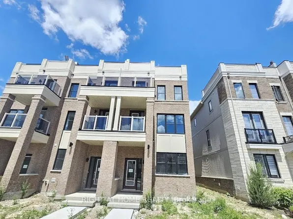 8 Clarington Blvd, Clarington, ON L1C 7E5