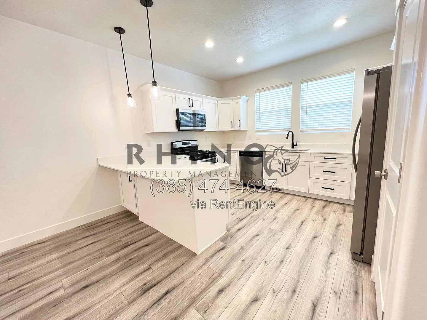 3 bed, 2.5 bath, 2402 sqft, $2,199 — Photo 1