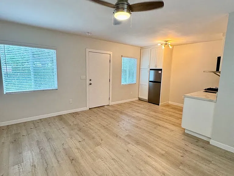 613 S Prairie Avenue — Photo 10