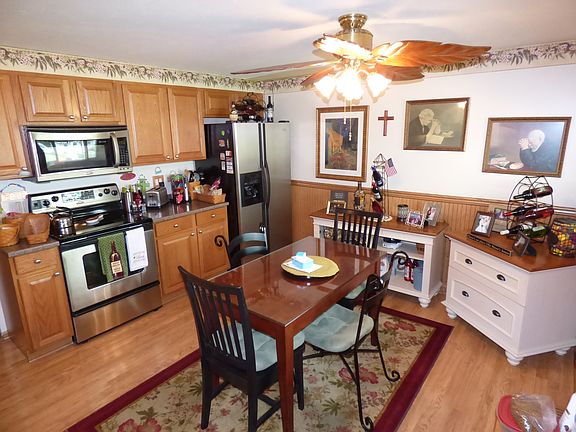 3rd image of 1381 Seaton Ct