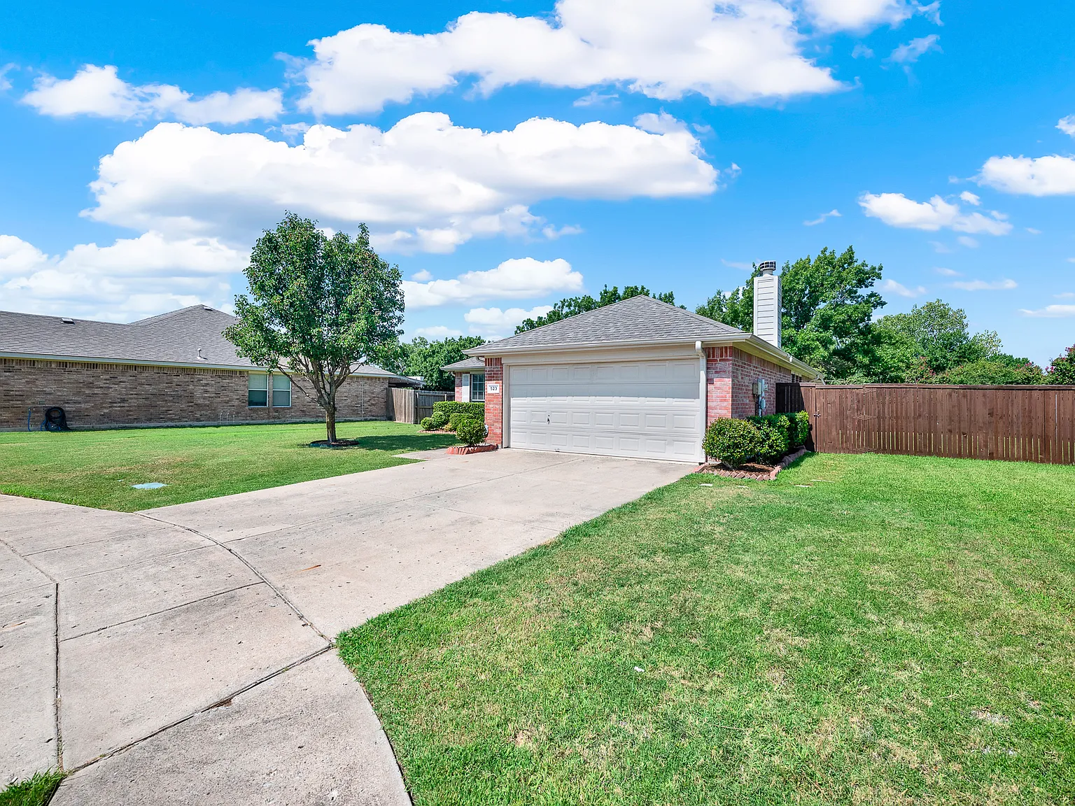 3 bed, 1268 sqft, $2,295 — Photo 3