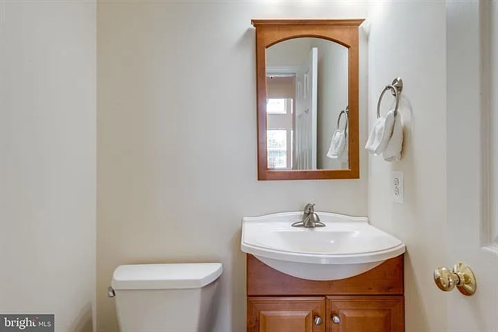 6805 Hollow Glen Ct — Photo 17