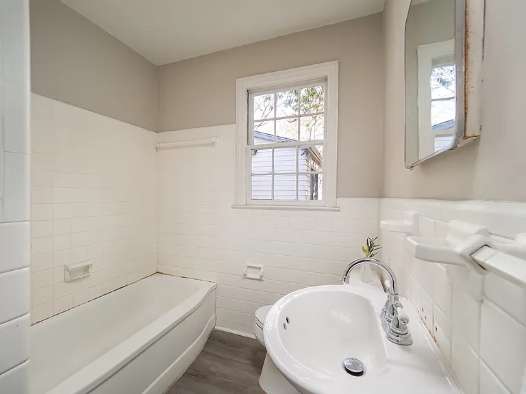 2724 Gervais St — Photo 11