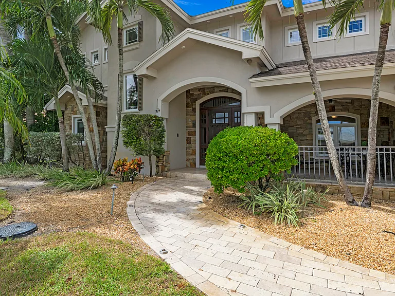 445 Palm River Blvd — Photo 55