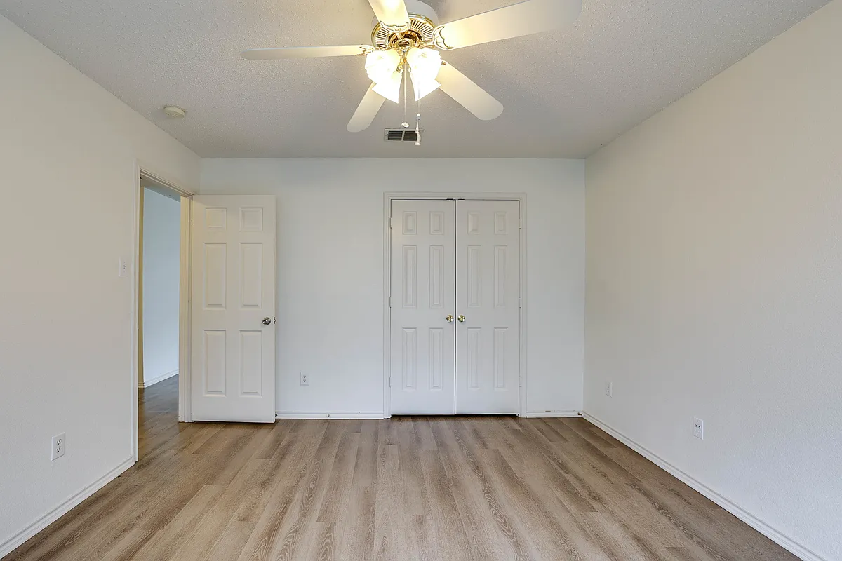 Building Photo - 638 Silvertop Rd