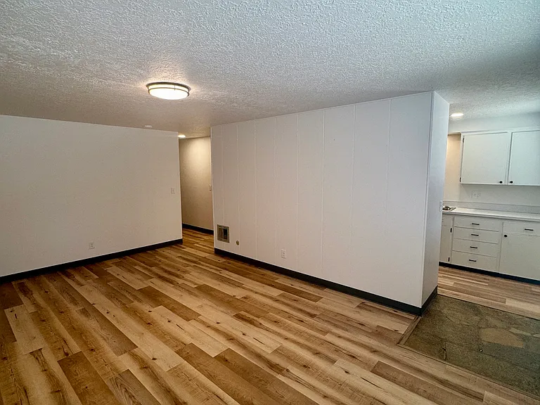 2102-2110 W Boise Ave — Photo 3