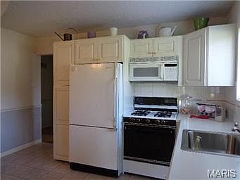 2nd image of 2430 Orleans Ln