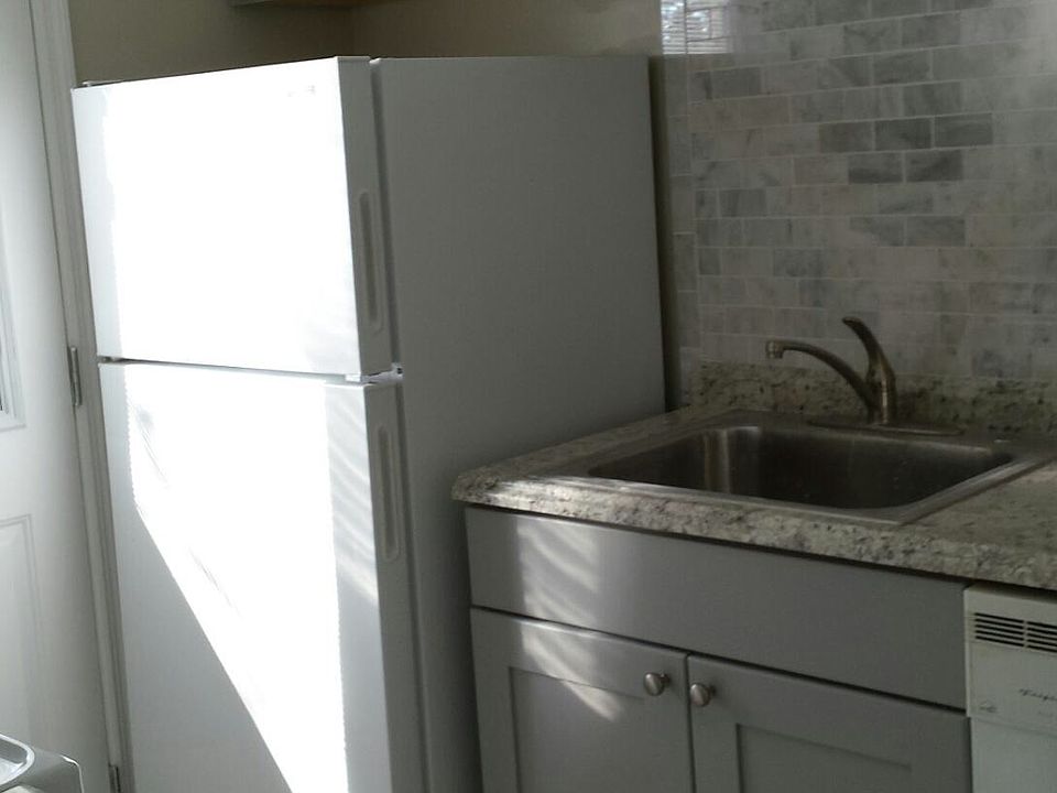 2nd image of 1465 Grant Cir APT 24