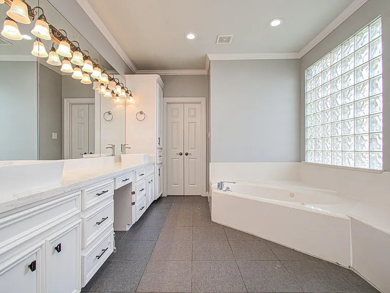 13514 Broadmeadow Ln — Photo 32